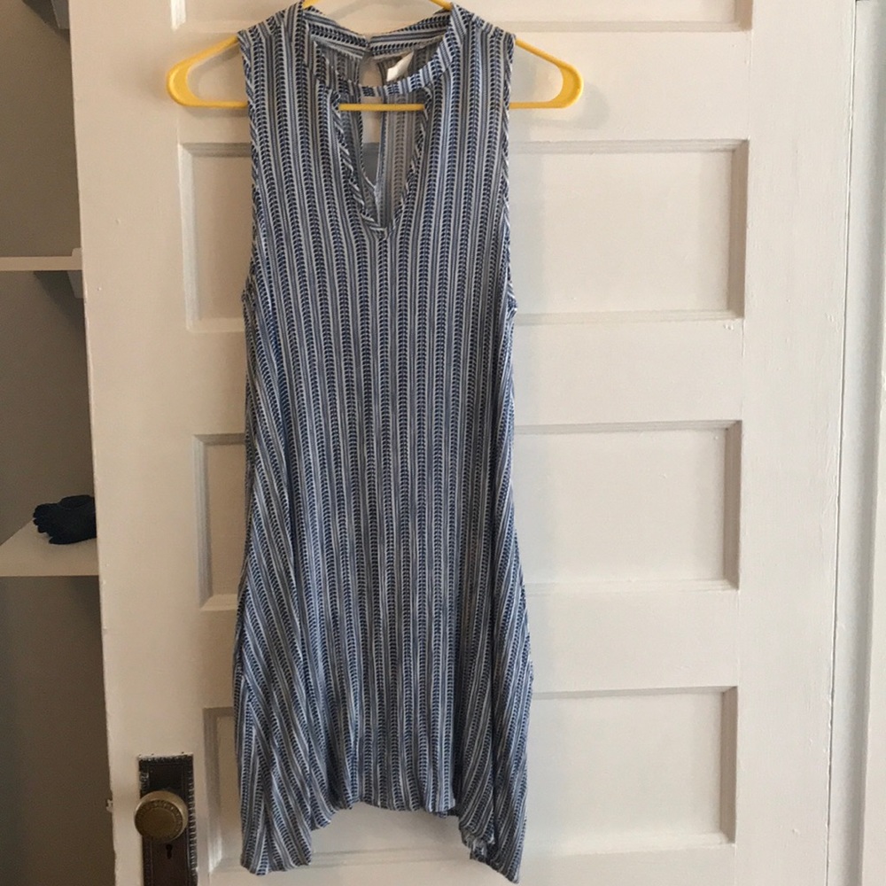 Sleeveless, flowy dress